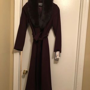 Ladies size4. Fox full collar wrap coat. Brand new